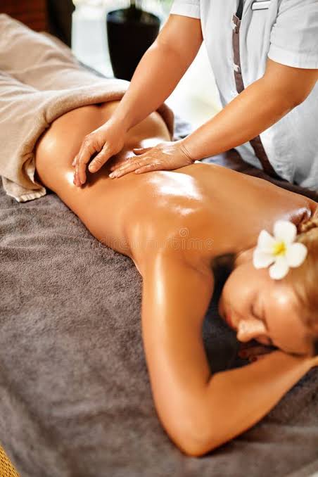 Wood therapy body sculpting treatment